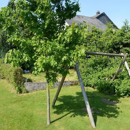 Hébergement de vacances House With Beautiful Wooden Balcony Located Against The Hills *
